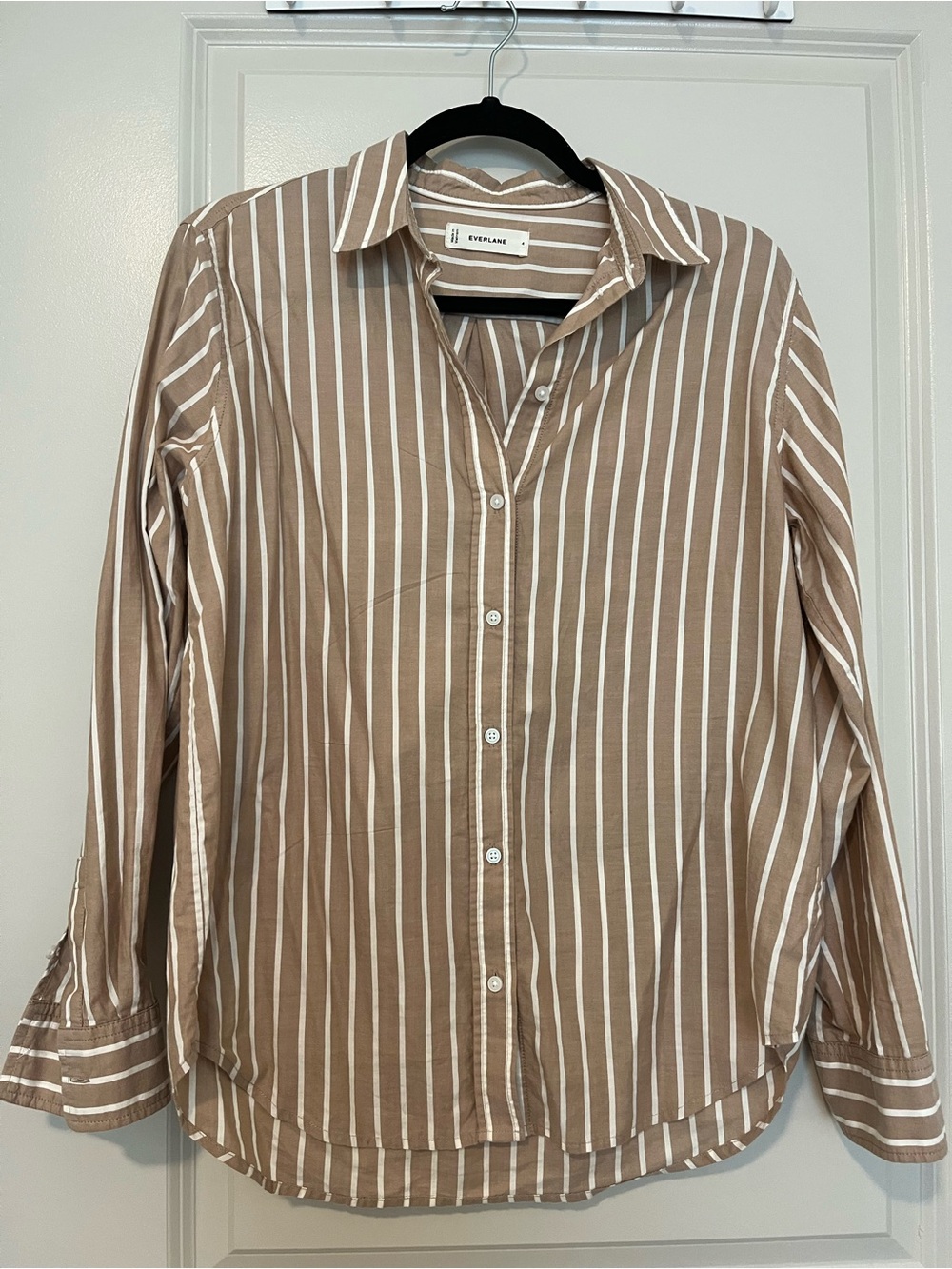 Everlane Must Have Silky Cotton Beige Stripe Shirt size 4 - Picture 3 of 11